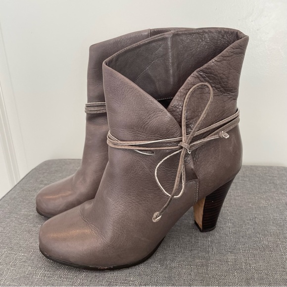 DOLCE VITA Leather Wrap Ankle Heel Booties - Gray, Size 7 - Picture 12 of 12
